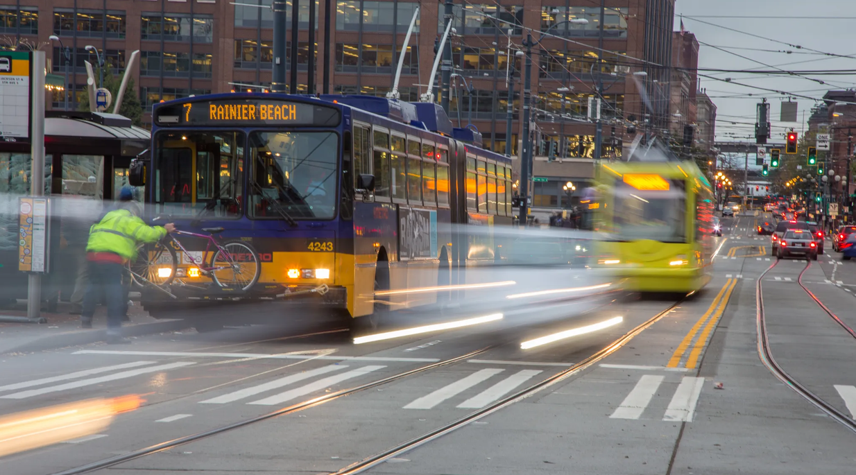Executive Zahilay transmits legislation to expand Metro bus service and strengthen Link light rail connections in South King County